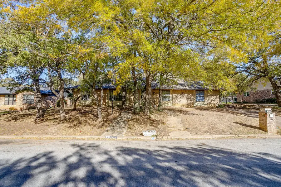 2844 Hurstview Drive, Hurst, TX 76054 - Image #3