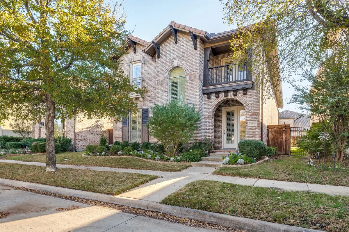 818 La Cima, Irving, TX 75039 - Image #1