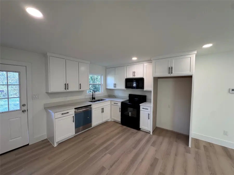 402 Tiawah Drive, Dallas, TX 75217 - Image #2