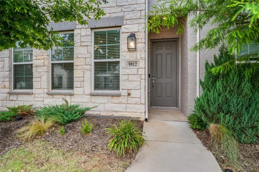 9912 Schramm Street, Irving, TX 75063 - Image #2