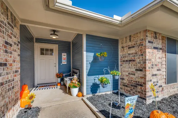 2411 Palo Alto Drive, Arlington, TX 76015