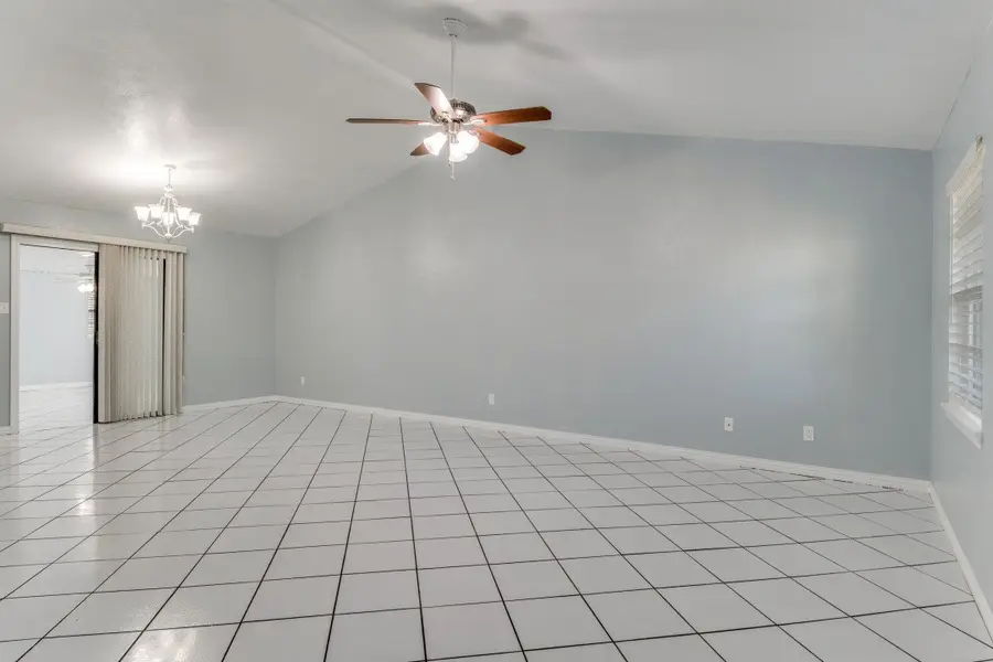 918 Lesa Lane, Garland, TX 75042 - Image #2