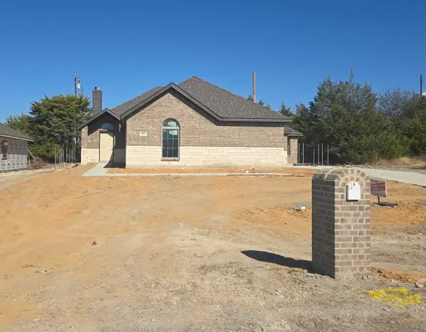 106 E Southbrook Drive, Glenn Heights, TX 75154