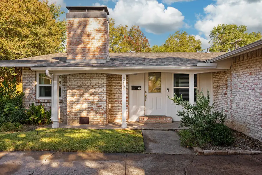 812 Sherbrook Drive, Richardson, TX 75080 - Image #2