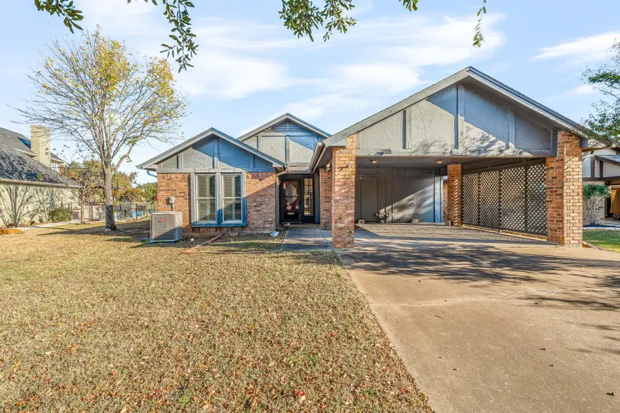 6226 Tezcuco Court, Granbury, TX 76049 - Image #2
