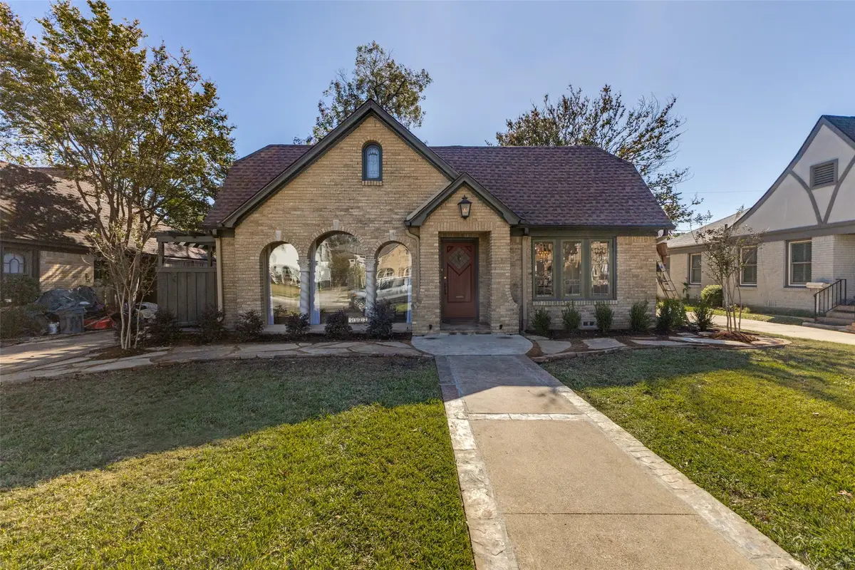 5522 Mccommas Boulevard, Dallas, TX 75206 - Image #1