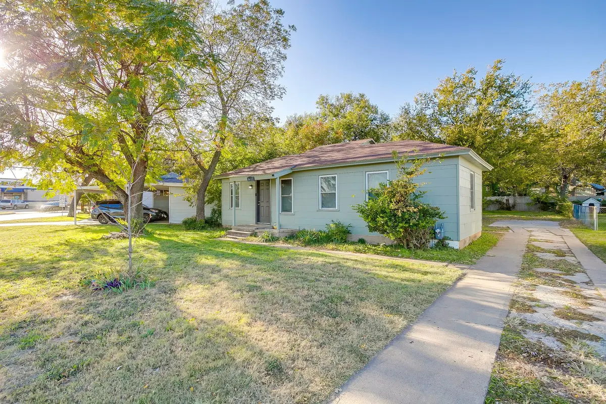 5032 Hartford Drive, River Oaks, TX 76114 - Image #1