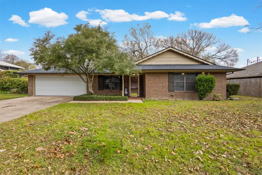 602 N Clay Street, Ennis, TX 75119 - Image #2