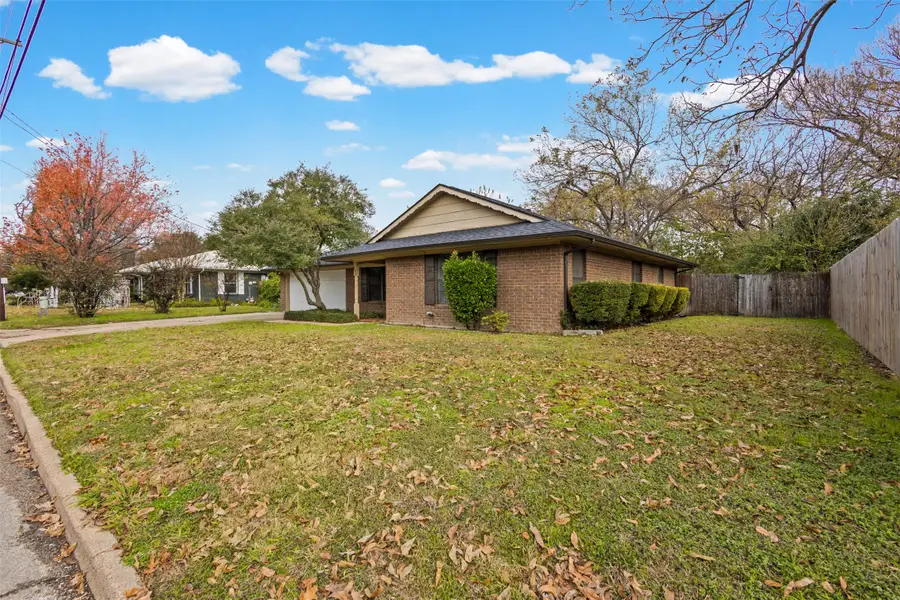602 N Clay Street, Ennis, TX 75119 - Image #3