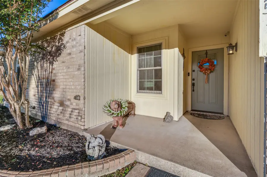 7125 Woodhinge Drive, Benbrook, TX 76126 - Image #2