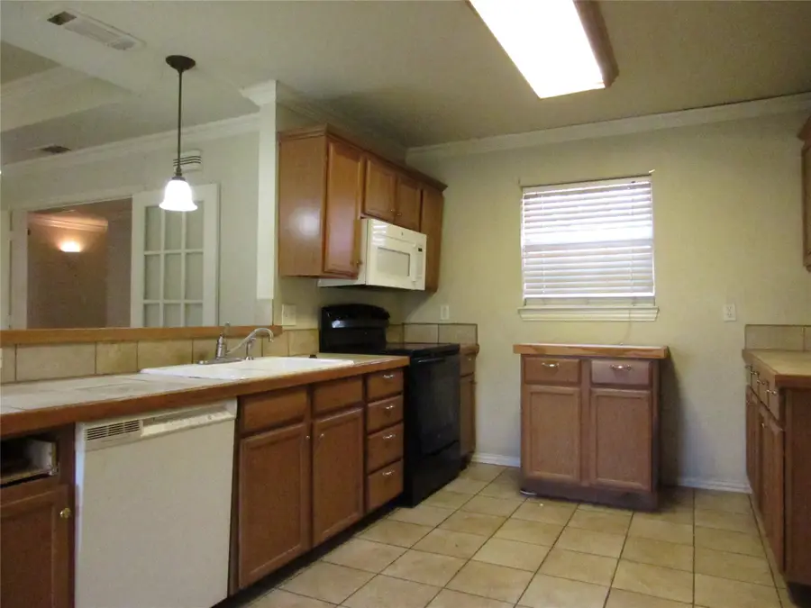 307 Dixon Street, Terrell, TX 75160 - Image #3