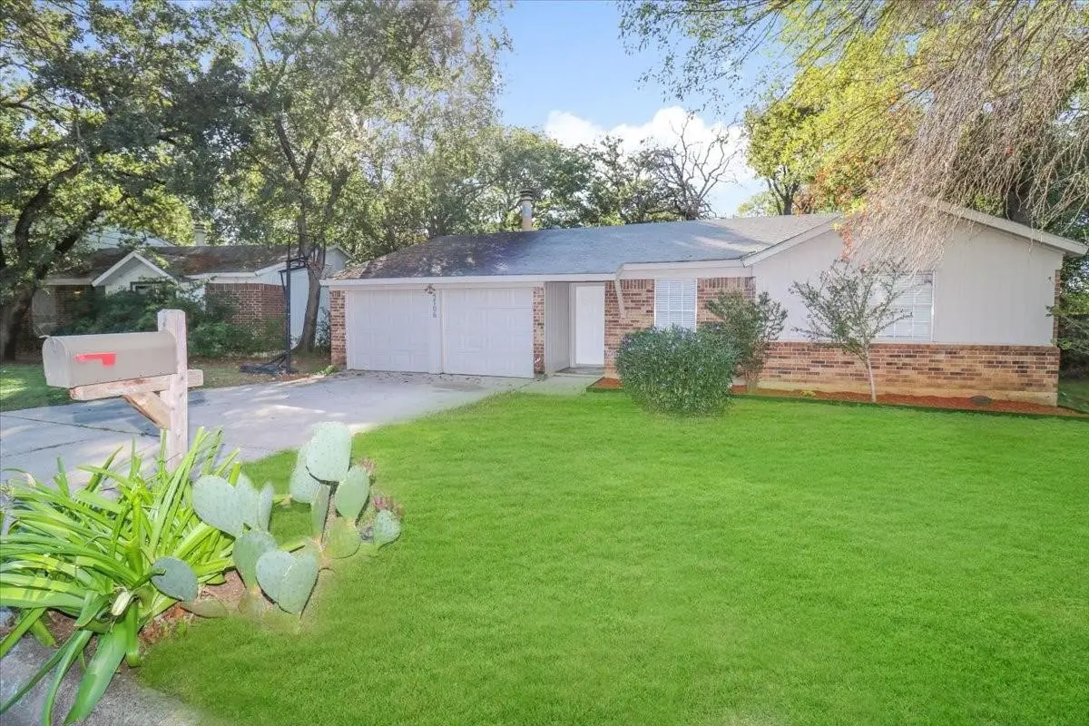 5706 Guildwood Drive, Arlington, TX 76017 - Image #1