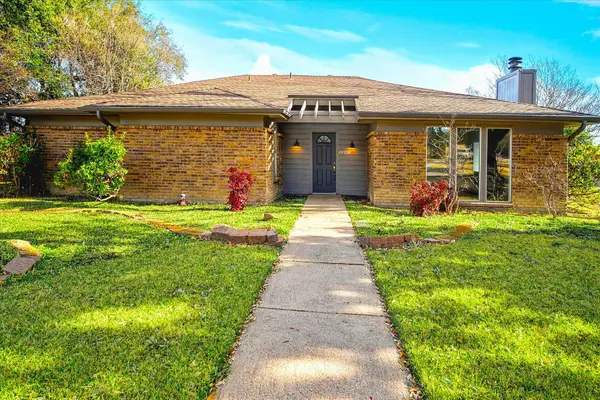 2201 Kirby Drive, Plano, TX 75075