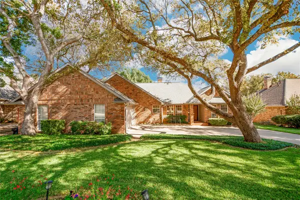 1916 Skelton Street, Flower Mound, TX 75022