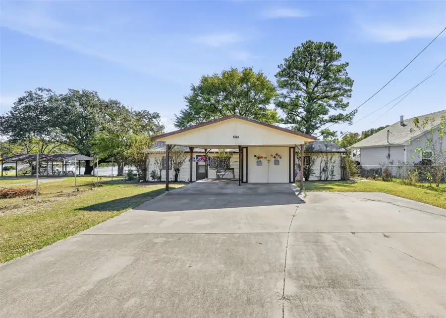 1320 Villa Bay Drive, Tool, TX 75143 - Image #3