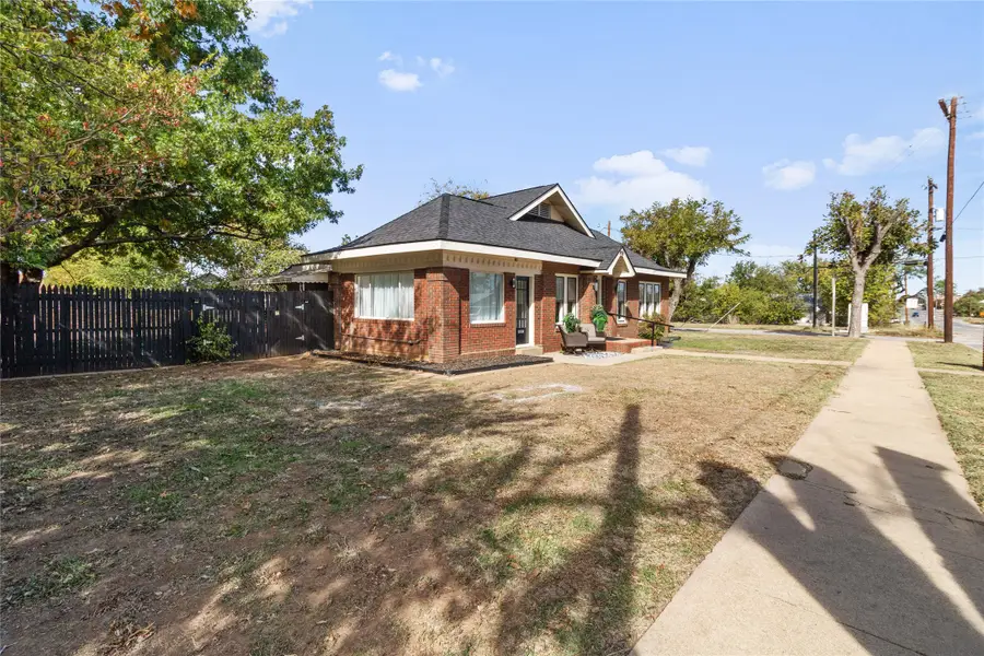908 S Colorado Street, Coleman, TX 76834 - Image #2