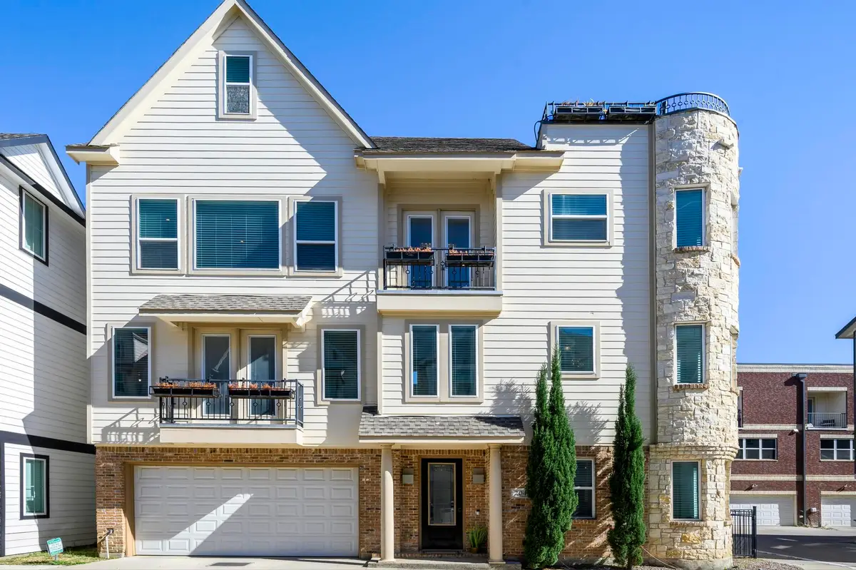 204 S Village Way, Lewisville, TX 75057 - Image #1