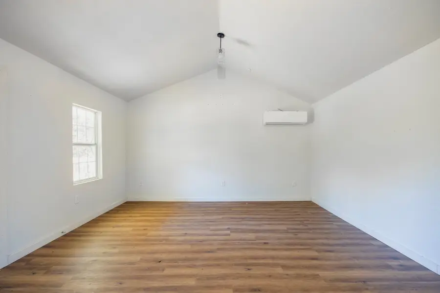 3006 Wagon Train Trail, Granbury, TX 76048 - Image #2