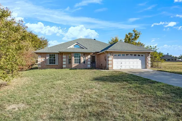 214 Driftwood Court, Runaway Bay, TX 76426