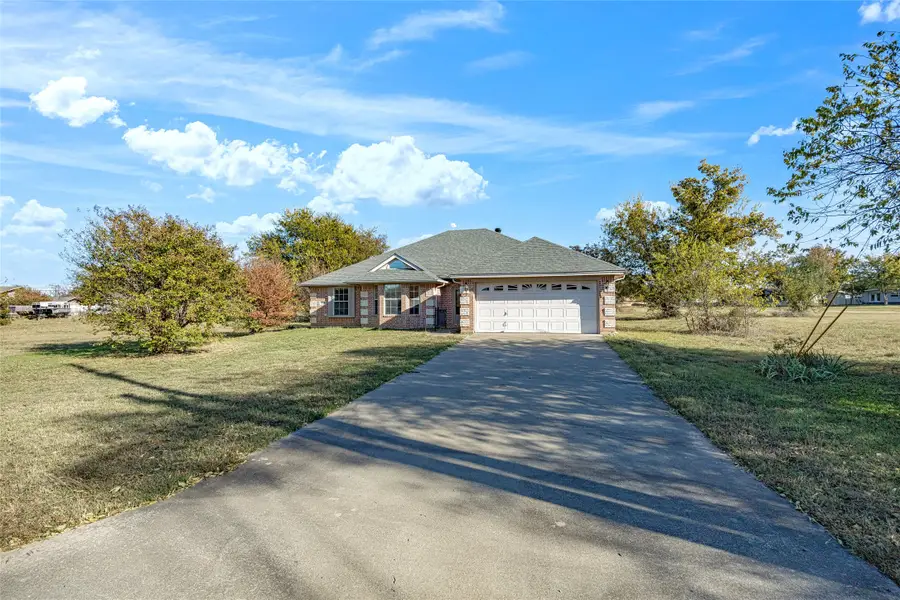 214 Driftwood Court, Runaway Bay, TX 76426 - Image #2
