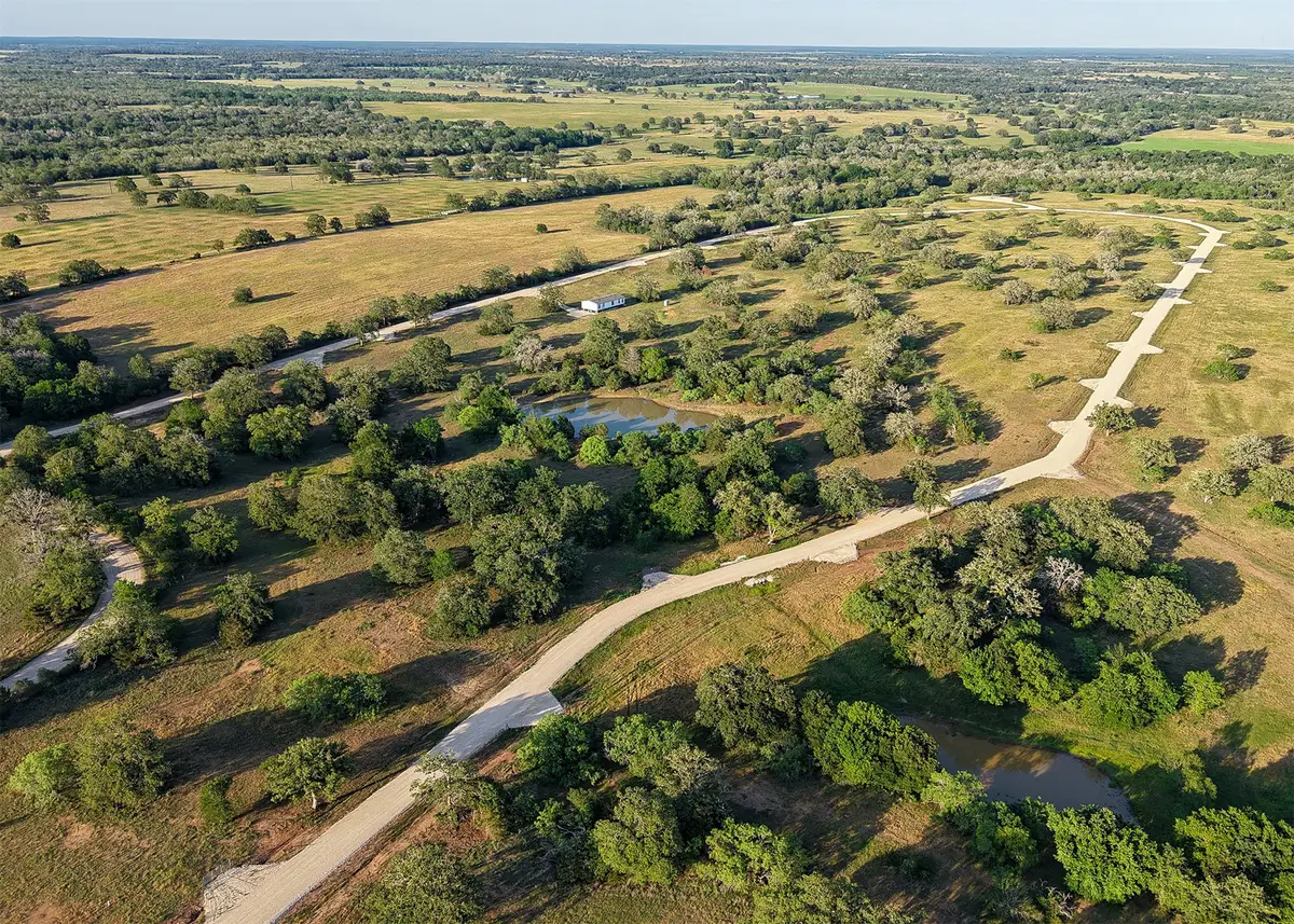 822 Main Loop Loop, Waelder, TX 78959 - Image #1