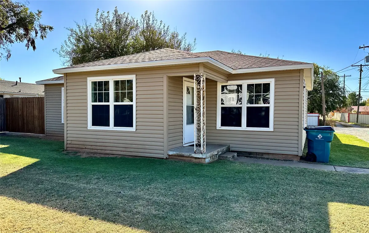 703 W Nevada Street, Seymour, TX 76380 - Image #1