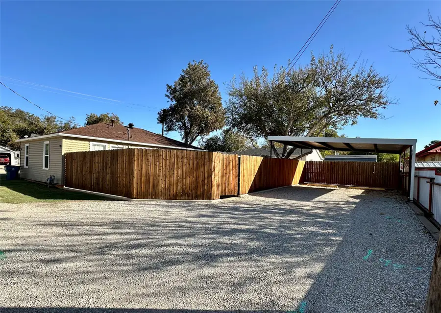 703 W Nevada Street, Seymour, TX 76380 - Image #3