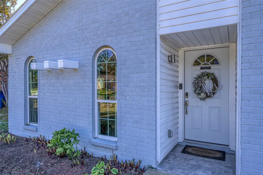 2038 Rose Hill Lane, Carrollton, TX 75007 - Image #3