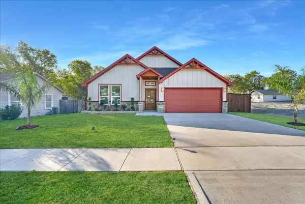 8321 Raymond Avenue, White Settlement, TX 76108