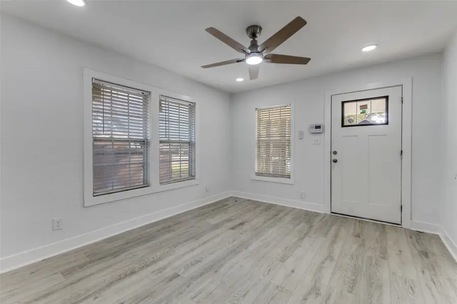 3239 Spring Avenue, Dallas, TX 75215 - Image #2