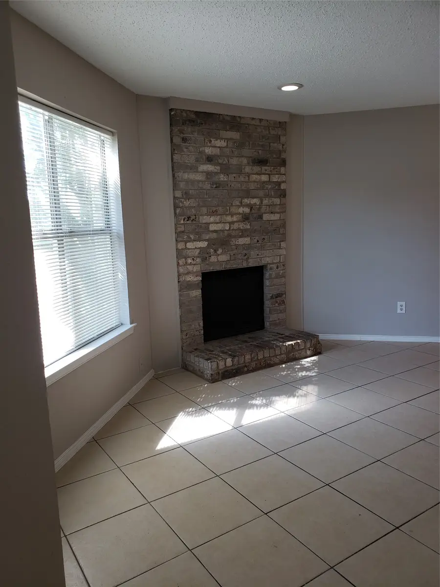 808-810 Red Bud Drive, Desoto, TX 75115 - #3