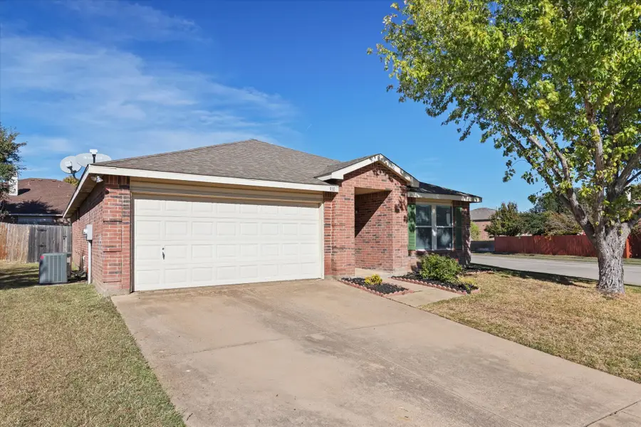 931 Dunkirk Lane, Arlington, TX 76017 - Image #2