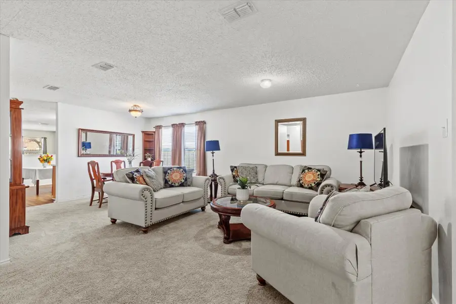 931 Dunkirk Lane, Arlington, TX 76017 - Image #3