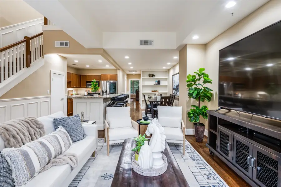 5055 Addison Circle #422, Addison, TX 75001 - Image #2