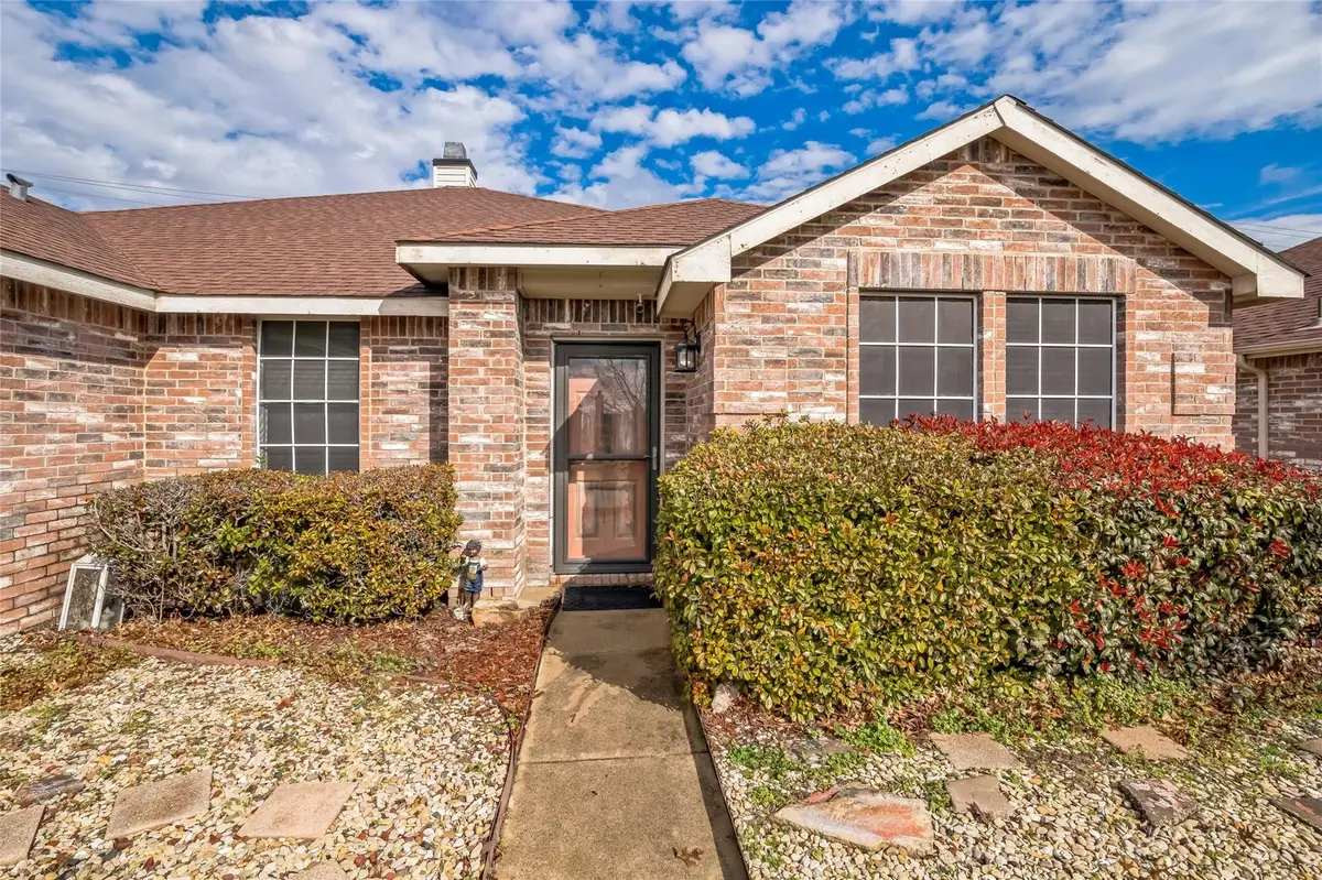 2056 Swenson Court, Grand Prairie, TX 75052 - Image #1