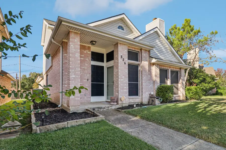 824 Greenridge Drive, Arlington, TX 76017 - Image #3