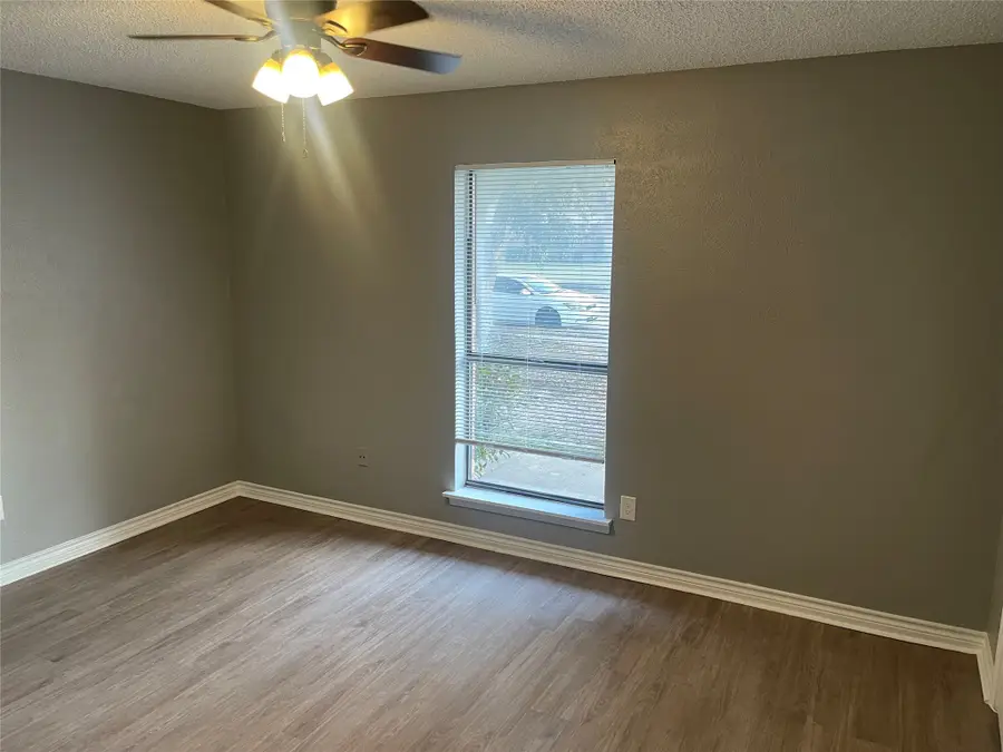 1009 Bluebird Drive, Irving, TX 75061 - Image #2