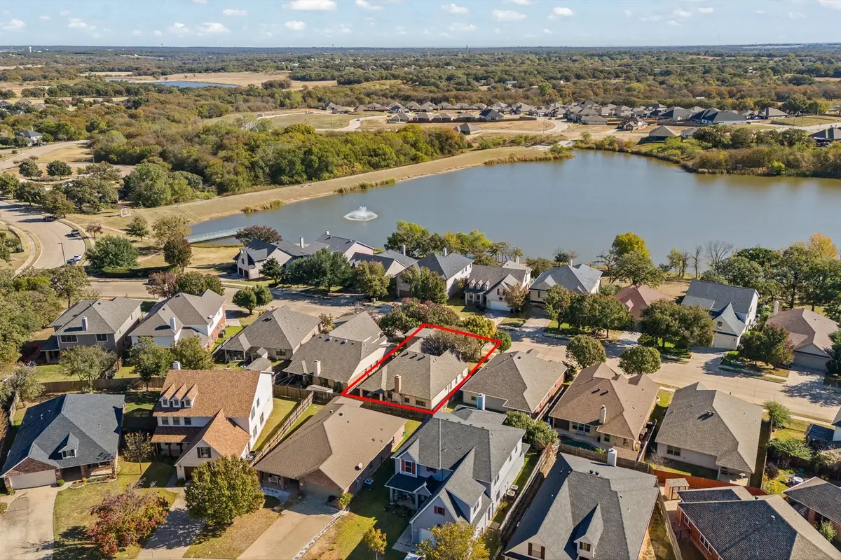 2916 Shoreline Drive, Burleson, TX 76028 - Image #1