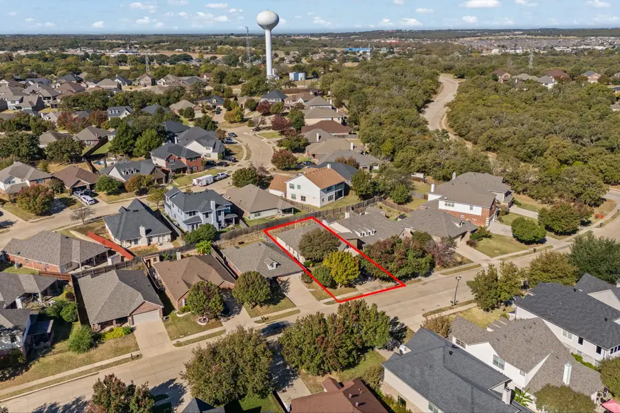 2916 Shoreline Drive, Burleson, TX 76028 - Image #2