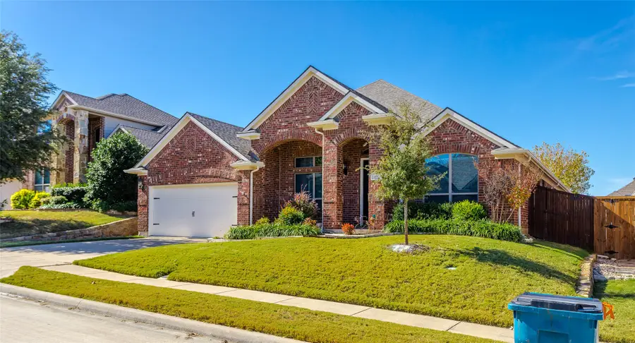 631 Allister Court, Roanoke, TX 76262 - Image #2