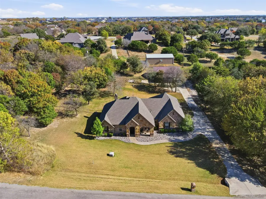 176 Horizon Circle, Azle, TX 76020 - Image #2
