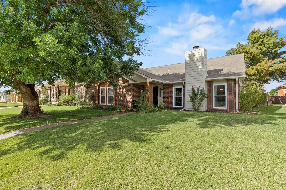 8301 Kensington Drive, Rowlett, TX 75088 - Image #1