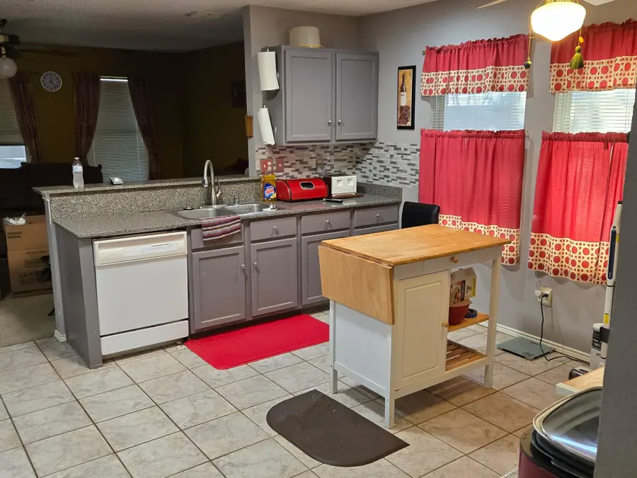 8729 Cove Meadow Lane, Fort Worth, TX 76123 - Image #3