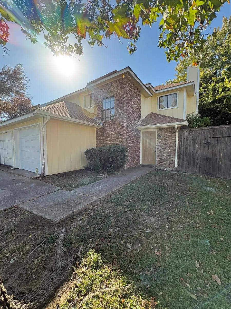 2609 Isbella Drive, Grand Prairie, TX 75052 - Image #2