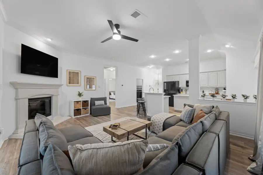 1024 Shortleaf Pine Drive, Arlington, TX 76012 - Image #2