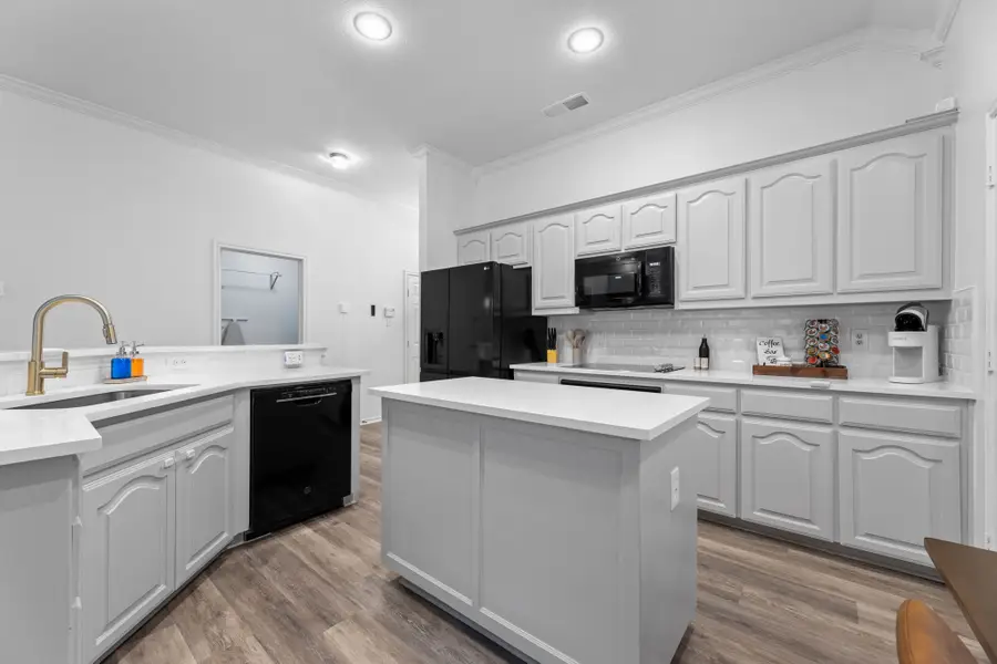 1024 Shortleaf Pine Drive, Arlington, TX 76012 - Image #3