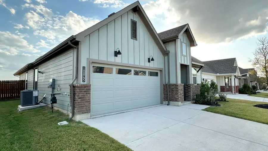 10845 Black Onyx Drive, Fort Worth, TX 76036 - Image #2