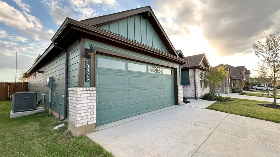 10825 Black Onyx Drive, Fort Worth, TX 76036 - Image #3