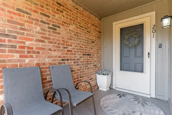 2732 Copper Creek Drive #201, Arlington, TX 76006