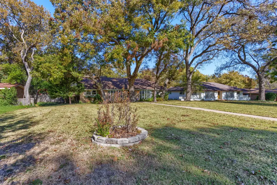 823 Brook Valley Lane, Dallas, TX 75232 - Image #2